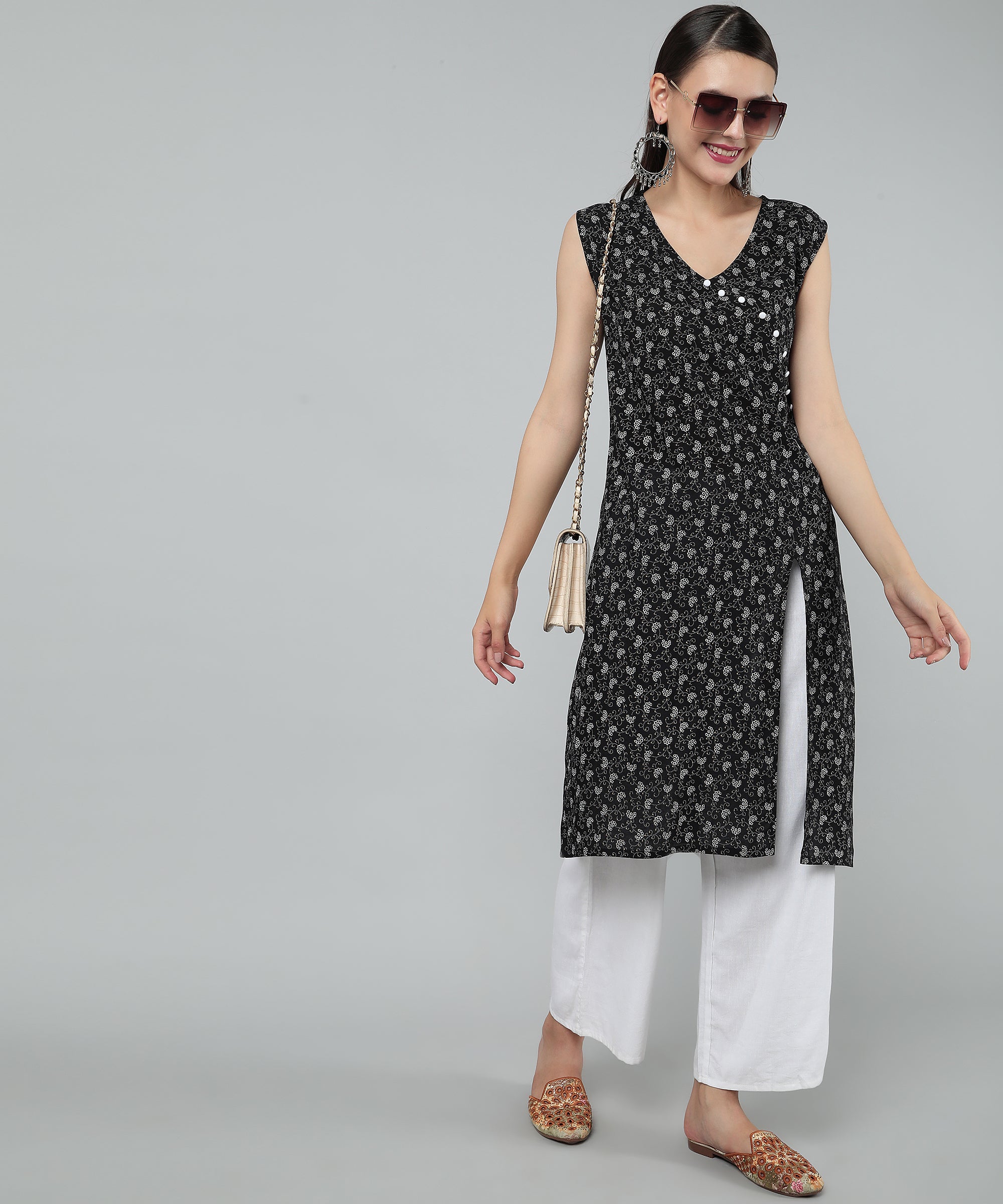 Women Black Sleeveless Kurta And Pant Set With Embroidery Work in Jaipur at  best price by Aashu Garments - Justdial